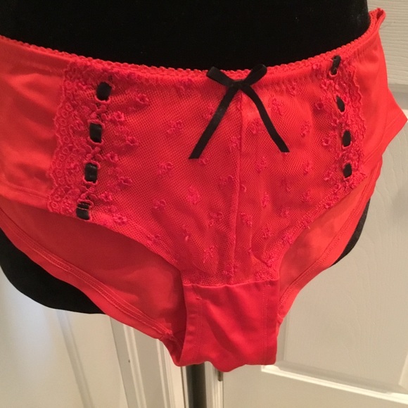 Valentines Special ❤️ Darling matching red bra & panties / Like New - Picture 7 of 13